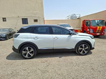 بيجو جي تو 3008 - 2024