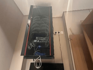 WALL MOUNT RACK WITH RECEIVERS 5 74