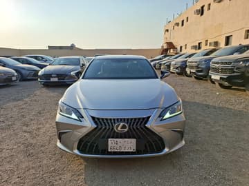 لكزس أي اس 300 - 2023