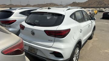 MG ZS STD - 2022