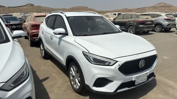 MG ZS STD - 2023