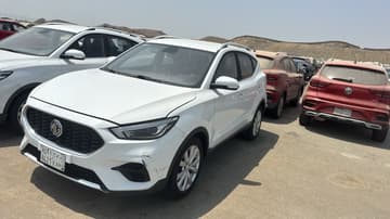 MG ZS STD - 2023