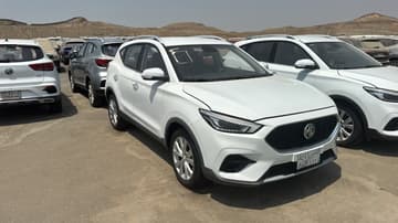MG ZS STD - 2023
