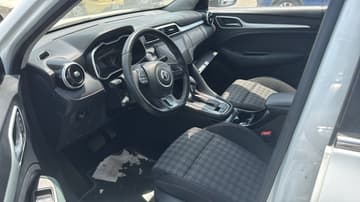 MG ZS STD - 2023