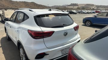 MG ZS STD - 2023