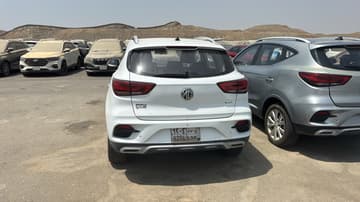 MG ZS STD - 2023