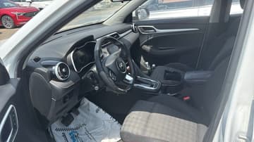 MG ZS STD - 2023