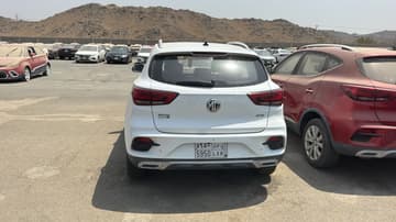 MG ZS STD - 2023