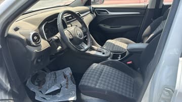 MG ZS STD - 2023