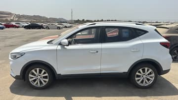 MG ZS STD - 2023