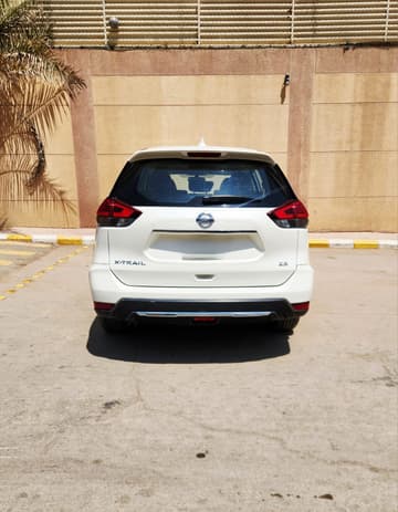 نيسان اكس تريل 