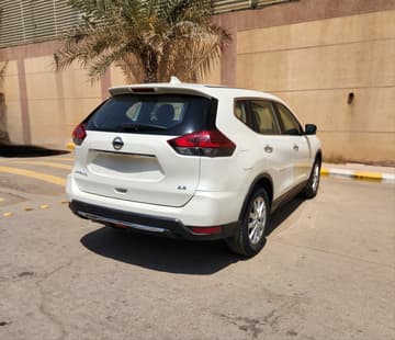 نيسان اكس تريل 