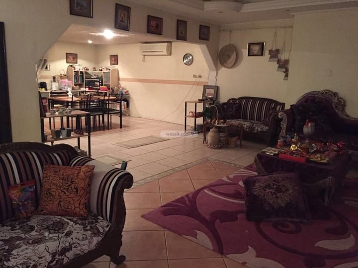 Villa 375 SQM Facing South on 10m Width Street Jabrah, At Taif