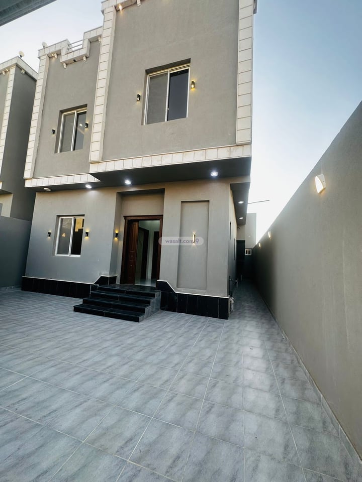 Villa 312 SQM with 2 Apartments Facing South Ar Riyadh, North Jeddah, Jeddah