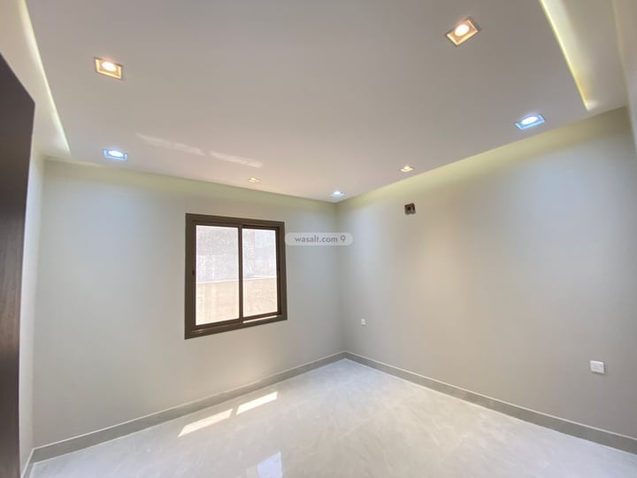 Villa 300 SQM with 1 Apartment Facing West Al Munisiyah, East Riyadh, Riyadh