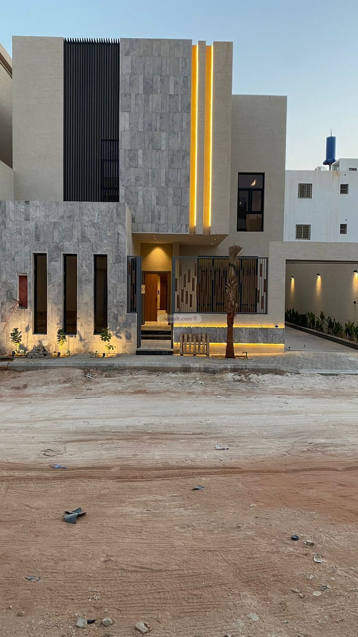 Villa 316 SQM Facing South on 25m Width Street Al Mahdiyah, West Riyadh, Riyadh