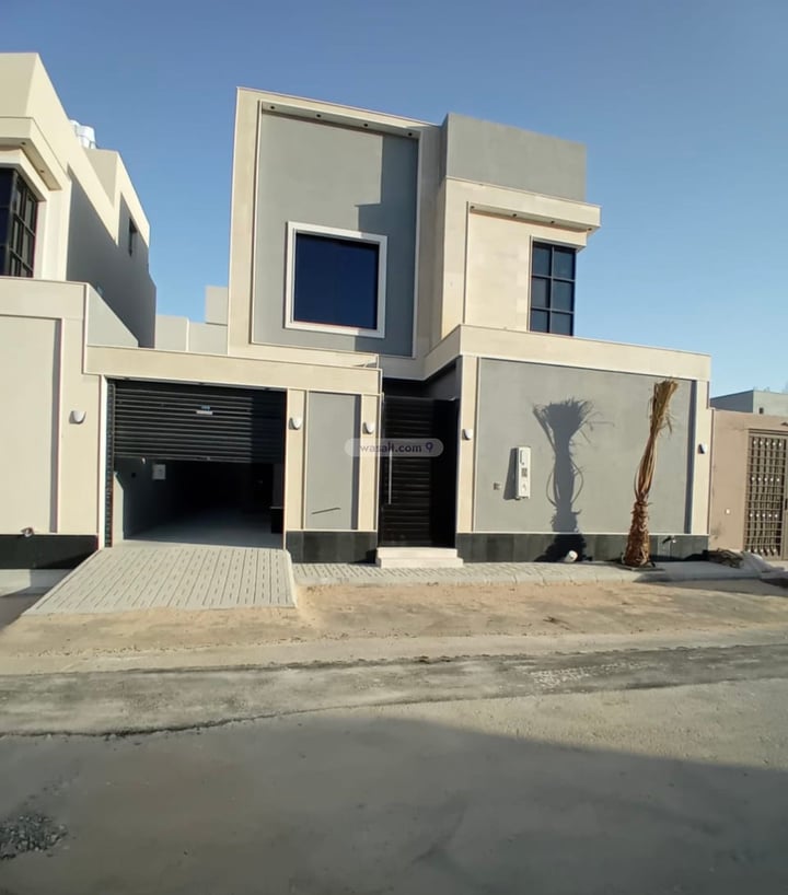 فيلا 204 متر مربع شرقية على شارع 15م العارض، شمال الرياض، الرياض