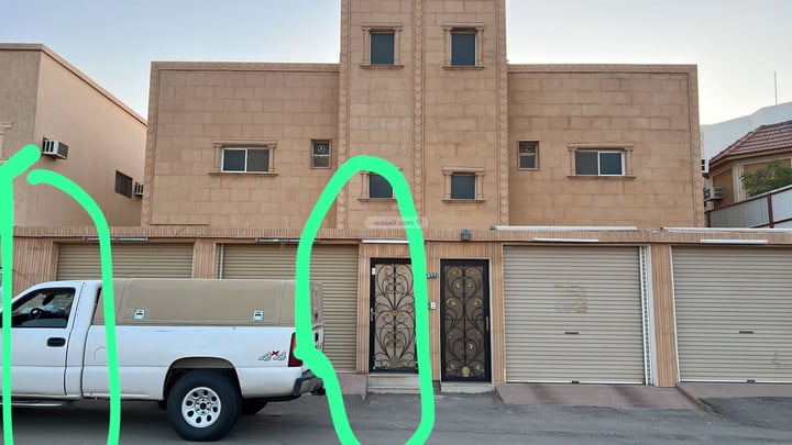 Building 230 SQM with 2 Floors Facing East Al Ufuq, Buraidah