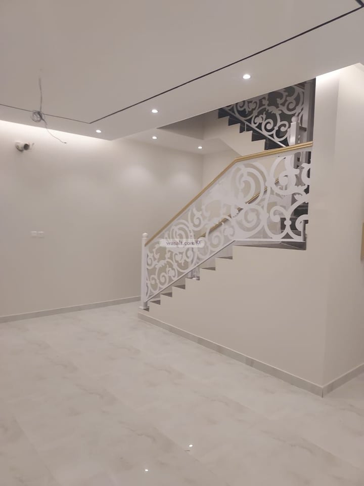 Apartment 202 SQM with 3 Bedrooms West Al Aziziyah, Al Khobar