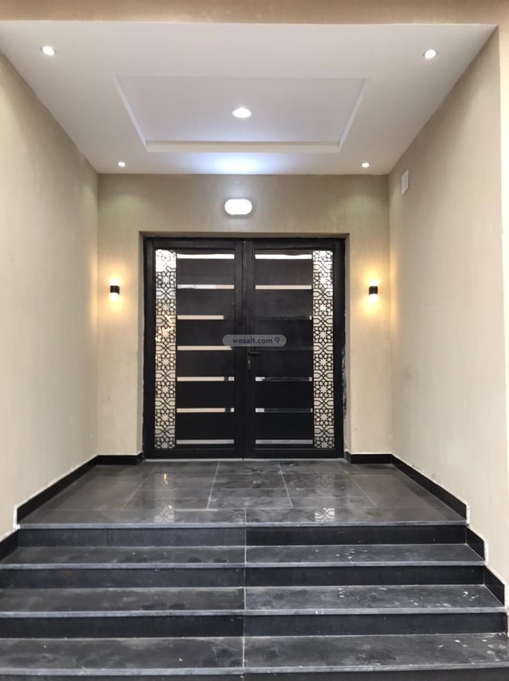 Villa 296 SQM with 1 Apartment Facing West Asharai, Makkah