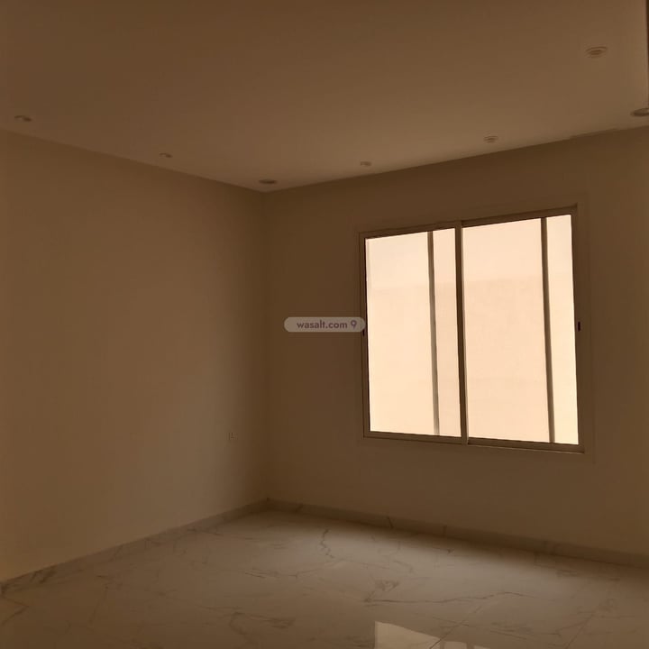 فيلا 316 متر مربع غربية على شارع 20م عكاظ، جنوب الرياض، الرياض