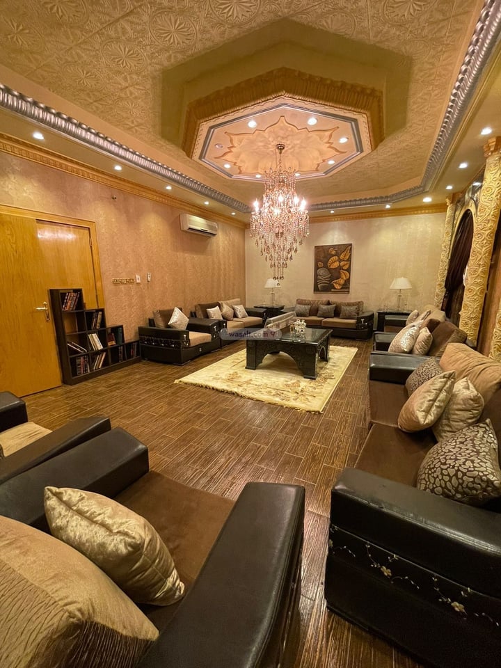 Villa 810 SQM with 3 Apartments Facing West Al Aziziyah, South Riyadh, Riyadh