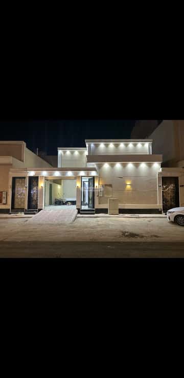 فيلا 328 متر مربع مع 3 شقق واجهة شمالية القادسية، شرق الرياض، الرياض