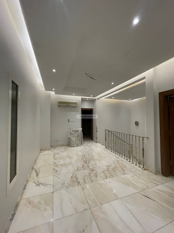 فيلا 308 متر مربع واجهة شرقية ب 8 غرف العليا، وسط الرياض، الرياض