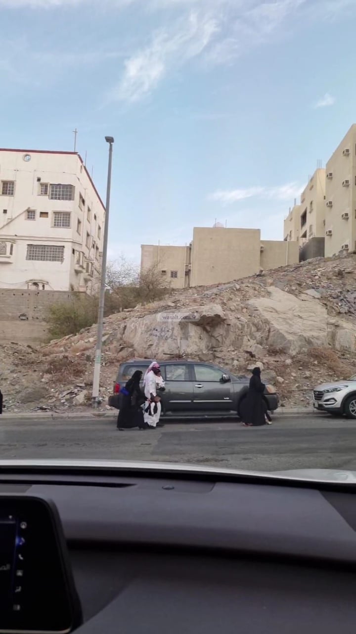 Land 960 SQM Facing South on 15m Width Street Al Misfalah, Makkah
