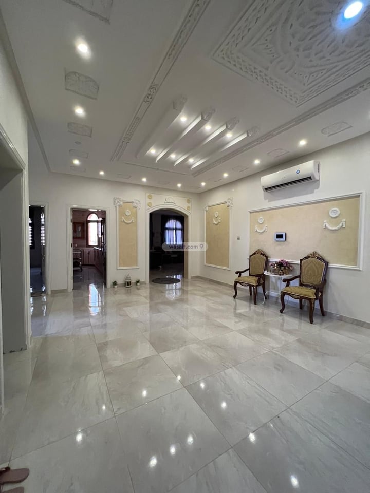 Villa 623 SQM Facing South West on 25m Width Street Shuran, Madinah
