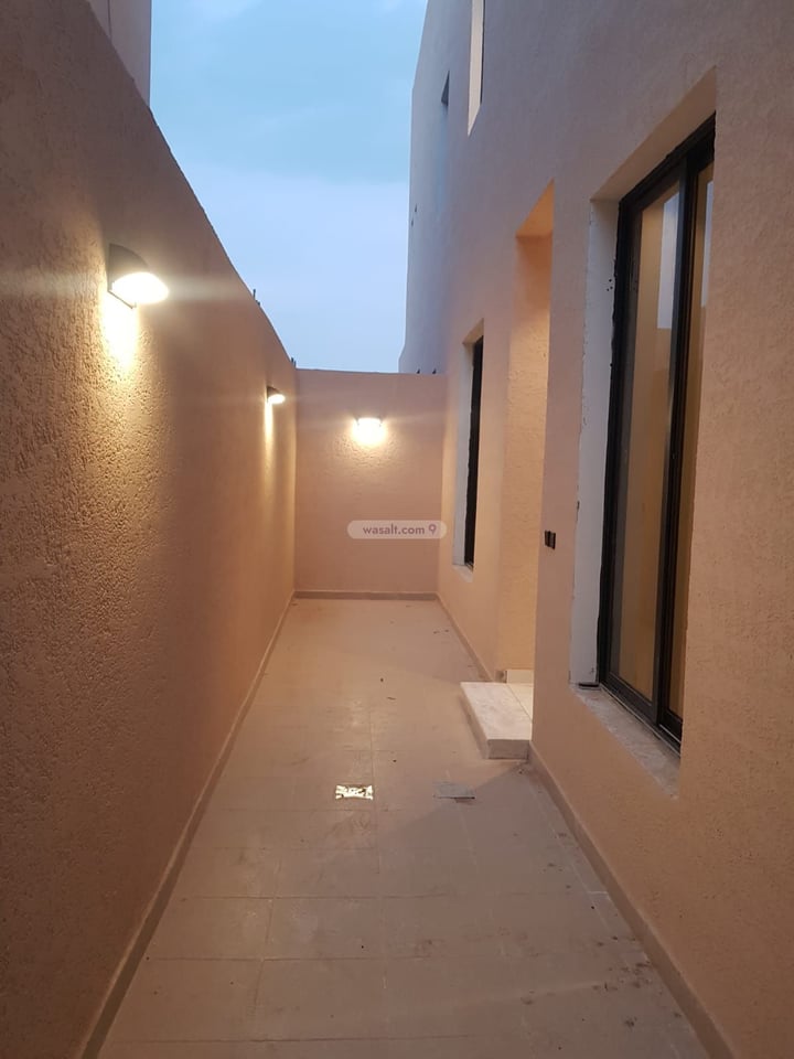 Floor 189 SQM with 5 Bedrooms Shubra, West Riyadh, Riyadh