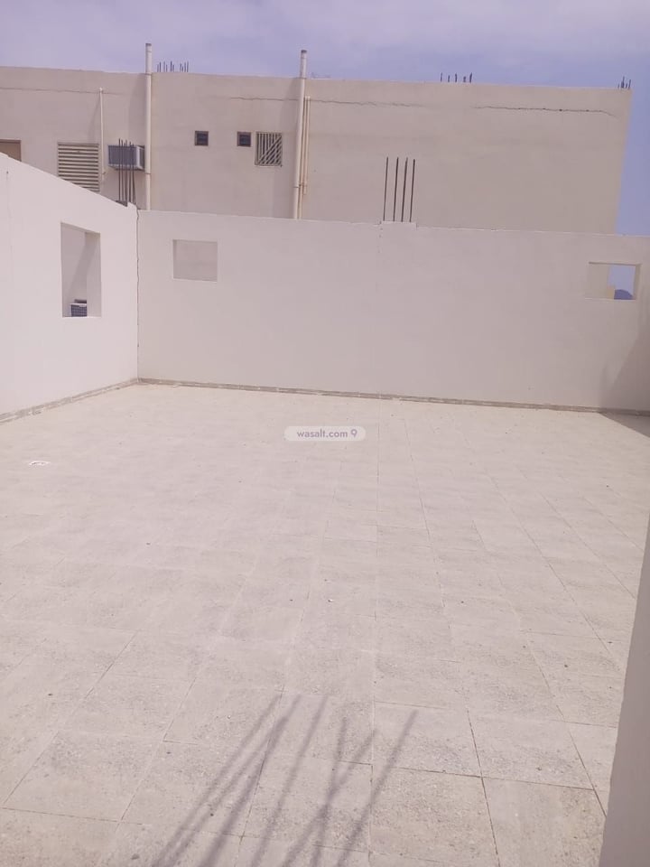 Floor 324 SQM with 6 Bedrooms Kittanah, Madinah