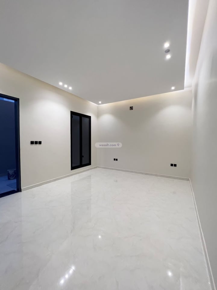Floor 186 SQM with 6 Bedrooms Al Duraihemiyah, West Riyadh, Riyadh