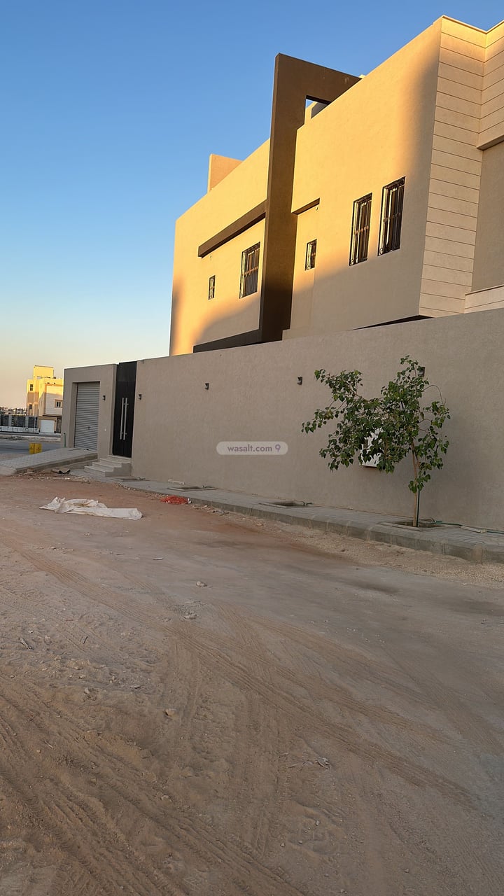 فيلا 430 متر مربع مع شقة واجهة شمالية المهدية، غرب الرياض، الرياض
