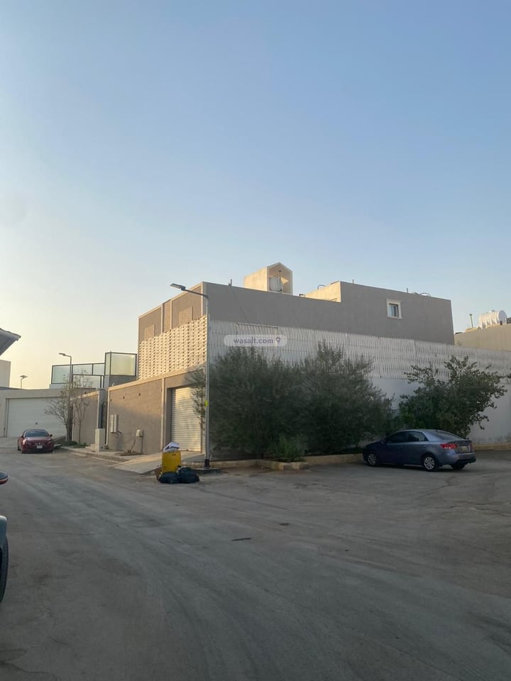 فيلا 656 متر مربع جنوبية على شارع 12م عرقة، غرب الرياض، الرياض