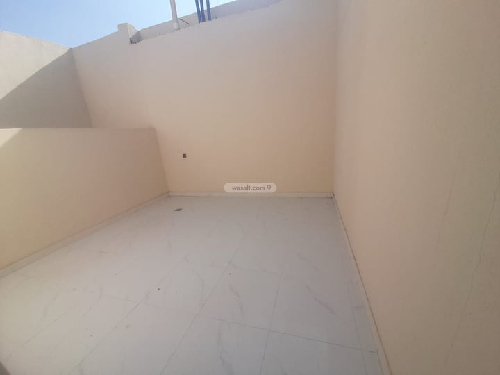 Apartment 204 SQM with 5 Bedrooms Okaz, South Riyadh, Riyadh
