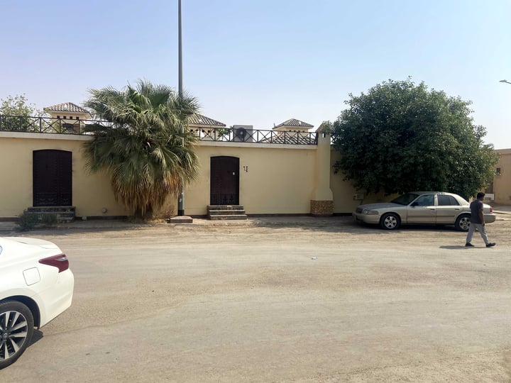 استراحة 550 متر مربع جنوبية غربية على شارع 18م الرمال، شرق الرياض، الرياض