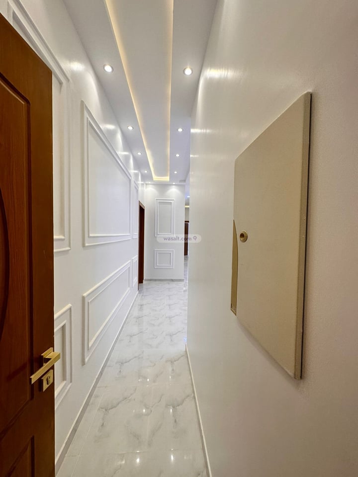 Floor 167 SQM with 4 Bedrooms Okaz, South Riyadh, Riyadh