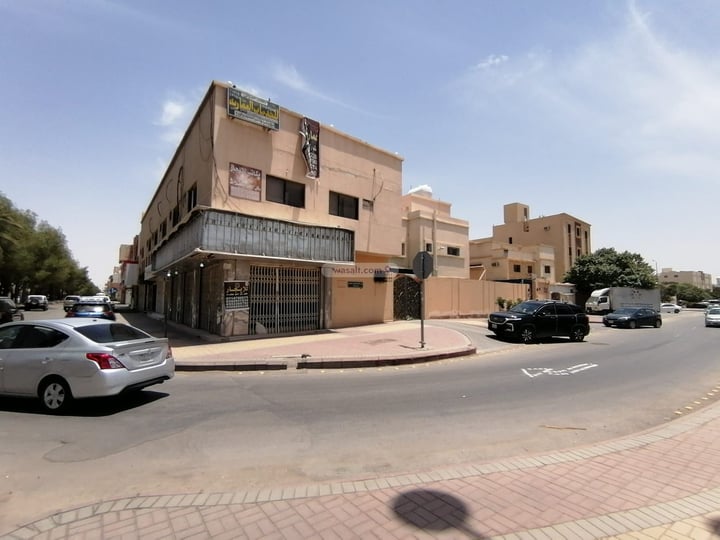 عمارة 1242 متر مربع بدورين واجهة شمالية الملز، وسط الرياض، الرياض