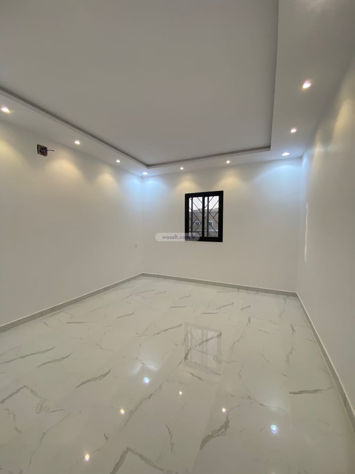 Villa 320 SQM with 1 Apartment Facing North Al Bayan, East Riyadh, Riyadh