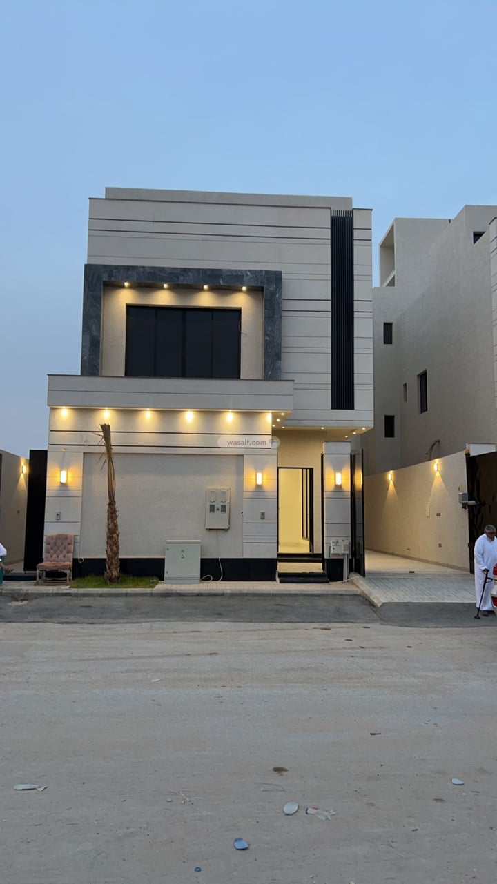 Villa 300 SQM Facing North on 15m Width Street Al Munisiyah, East Riyadh, Riyadh