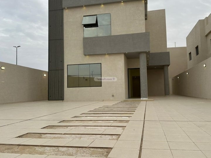 Villa 416 SQM Facing North West on 40m Width Street Al Hamra, Unayzah
