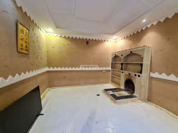 Floor 420 SQM with 6 Bedrooms Al Awaly, West Riyadh, Riyadh