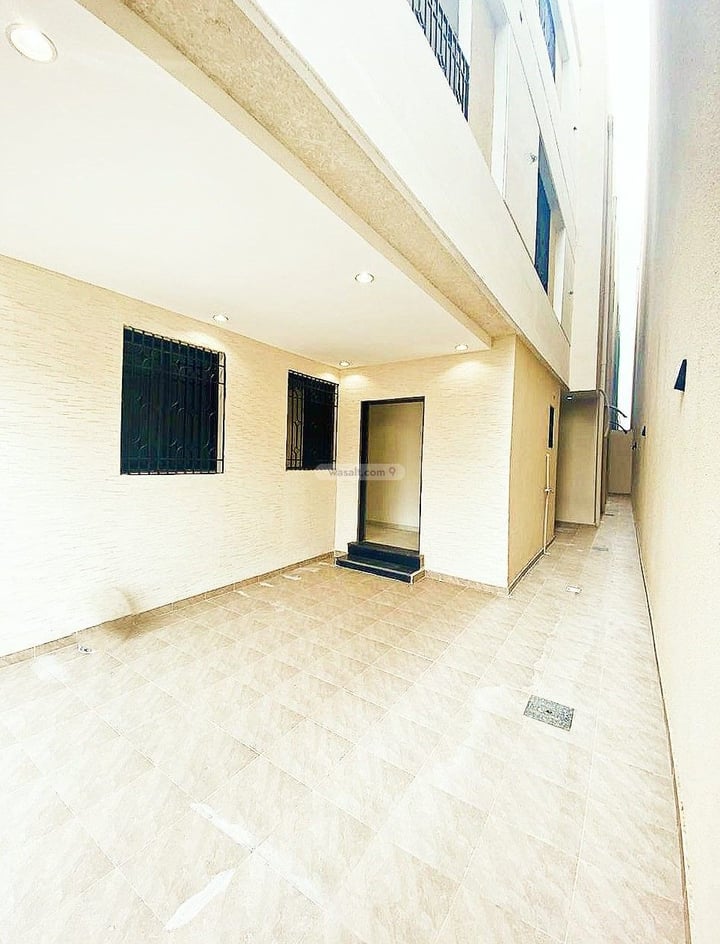 شقة 244 متر مربع ب 6 غرف اليرموك، خميس مشيط