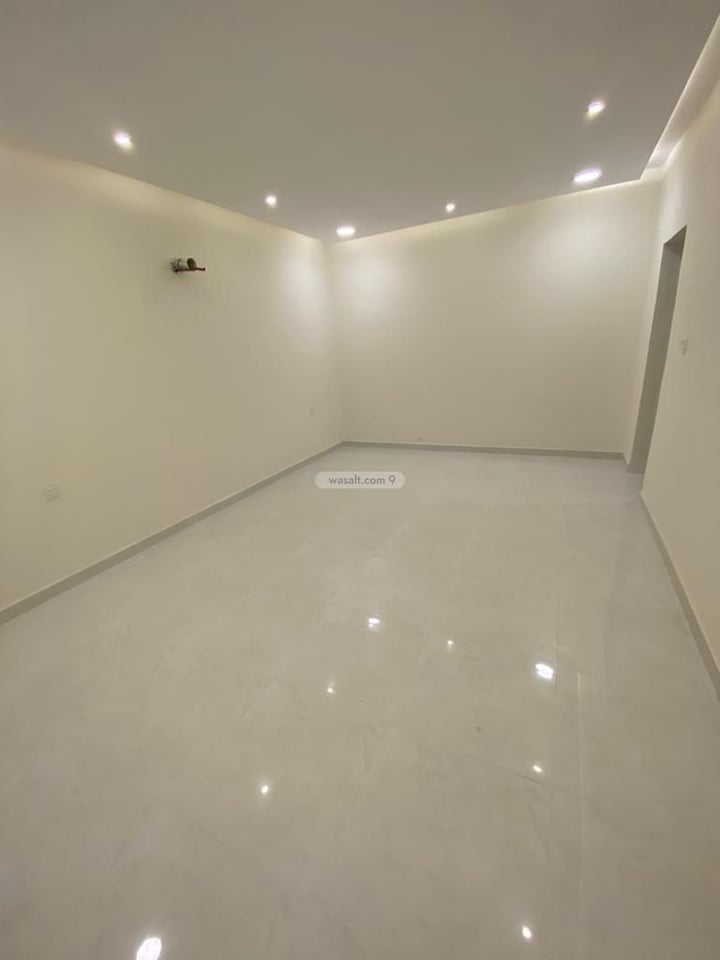 Apartment 211 SQM with 7 Bedrooms An Nur, Dammam
