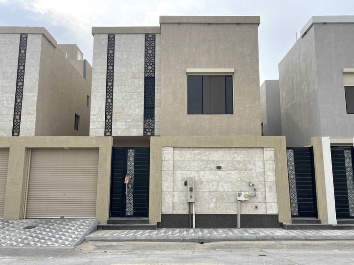 Villa 307 SQM Facing North East on 16m Width Street Al Bahar, Al Khobar