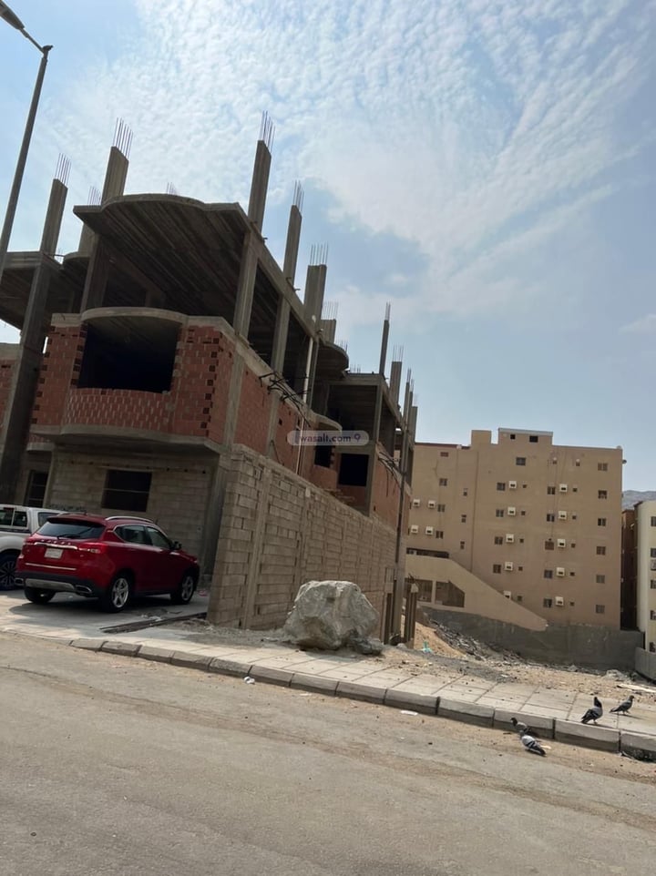 Building 743 SQM with 5 Floors Facing South Batha Quraysh, Makkah