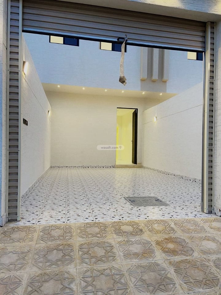 Floor 123 SQM with 4 Bedrooms Sultanah, West Riyadh, Riyadh