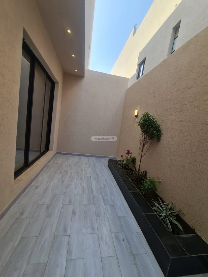 Villa 235 SQM Facing North on 15m Width Street Ar Rahmanyah, East Jeddah, Jeddah