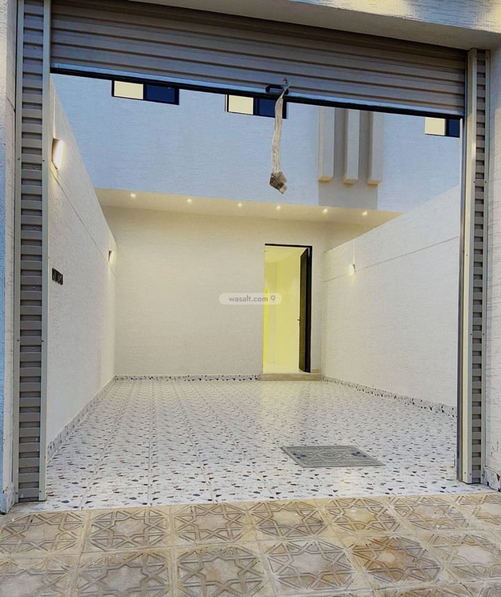 Floor 123 SQM with 4 Bedrooms Sultanah, West Riyadh, Riyadh